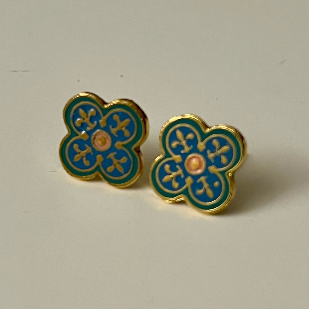 ❤️🔥 Blue Gold Clover Post Back Stud Earrings - Picture 3 of 4